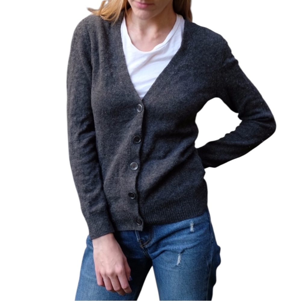 Uniqlo Charcoal Grey Knit V Neck Button Down Long Sleeve Cardigan Sweater Small - Picture 6 of 16